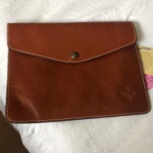 NWT Patricia Nash Italian Leather Clutch